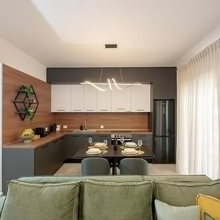 Luxury Chic Retreat Apartment