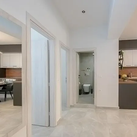 Luxury Chic Retreat Apartment